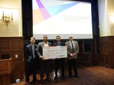 Congrats to Ronnie and Fuad on winning first place in the WU patent competition for the "RestTest", a technology to objectively quantify sleepiness!
